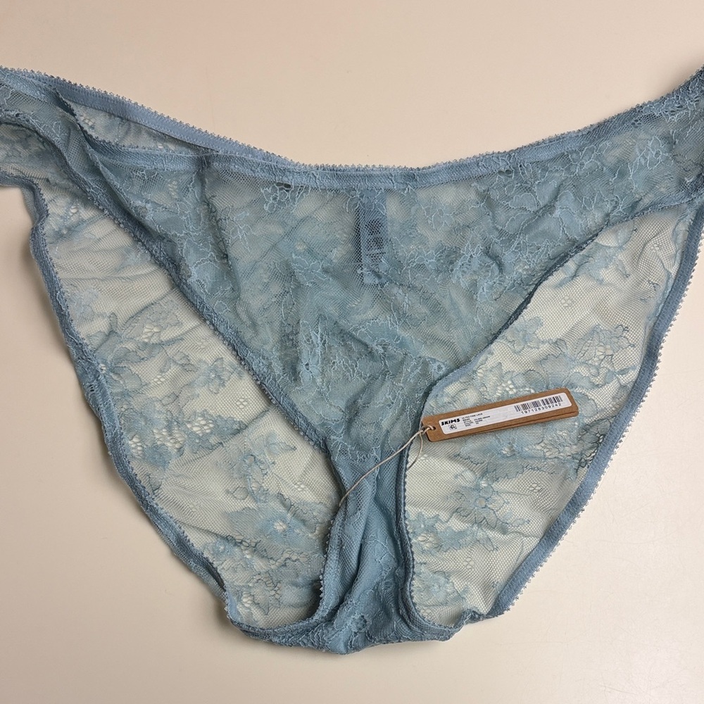 SKIMS Ultra Fine Lace Panties Colour Denim 4X